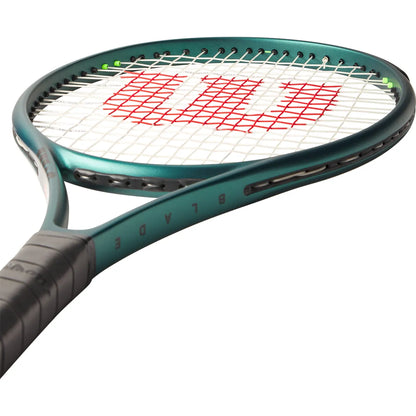 Wilson Junior Blade 26 V9.0 racket